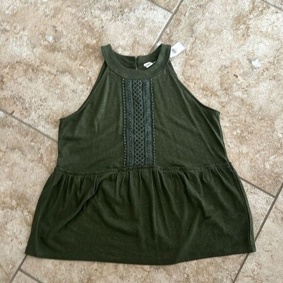 Old Navy Tops - NWT women’s tank top medium